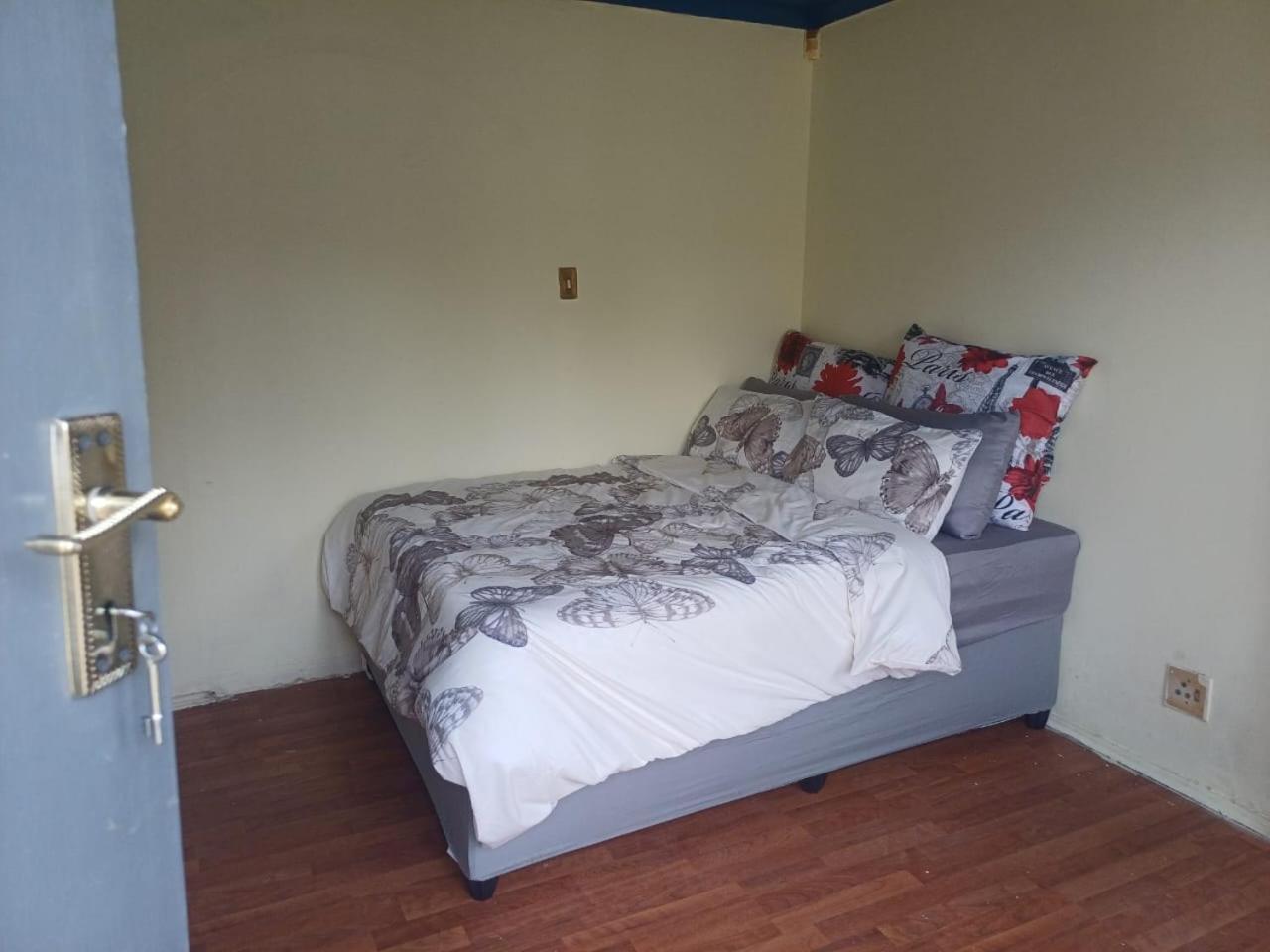 Kempton Park Lodge Esther Park Εξωτερικό φωτογραφία
