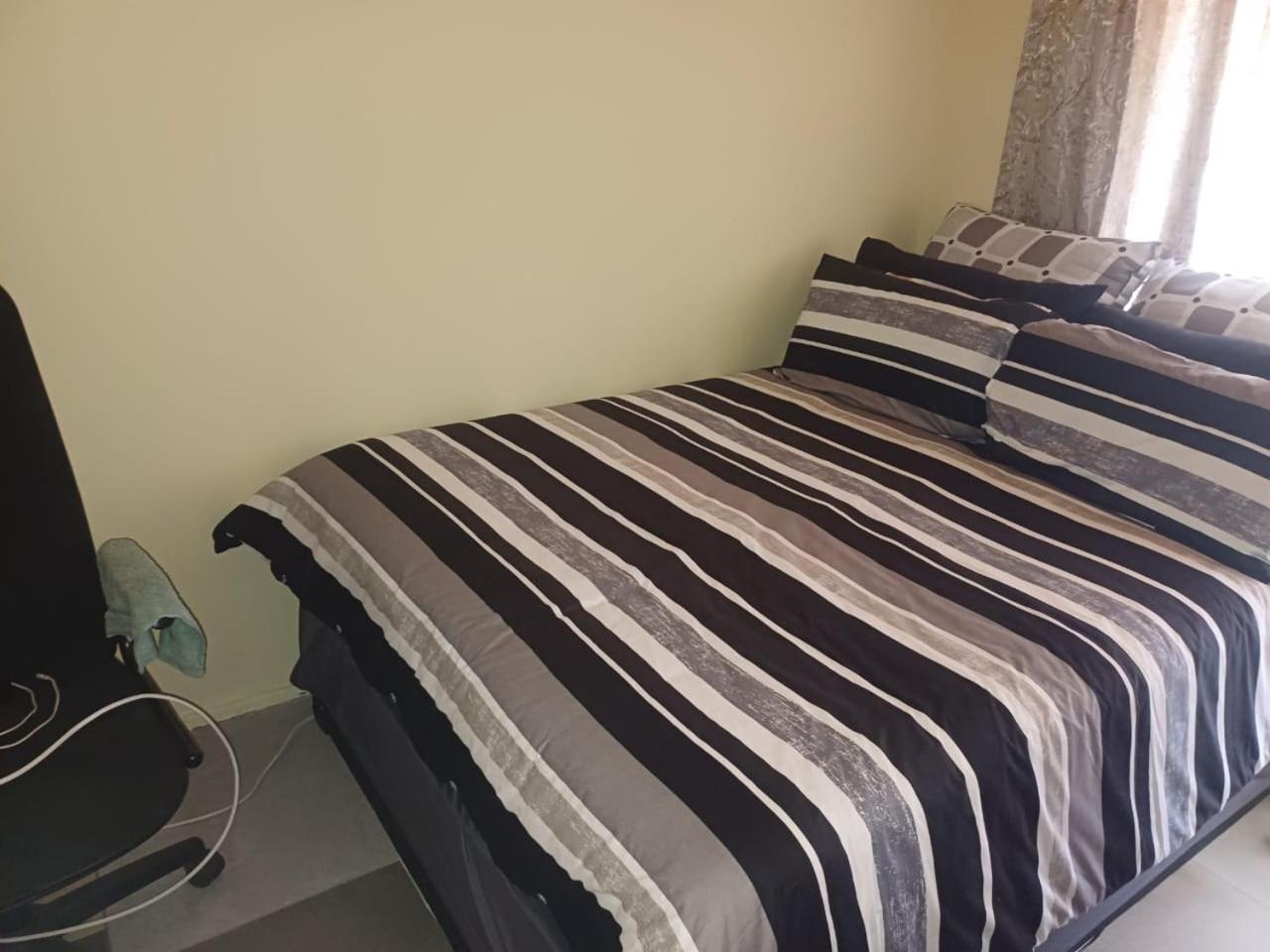 Kempton Park Lodge Esther Park Εξωτερικό φωτογραφία